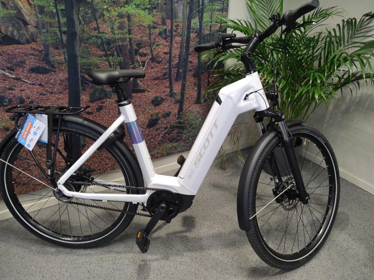 Scott Sub 40 eride wave