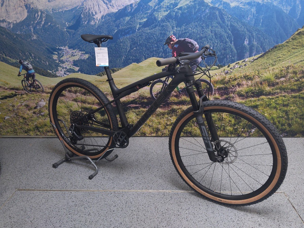 TREK Supercaliber SLR 9.8 Gen 2