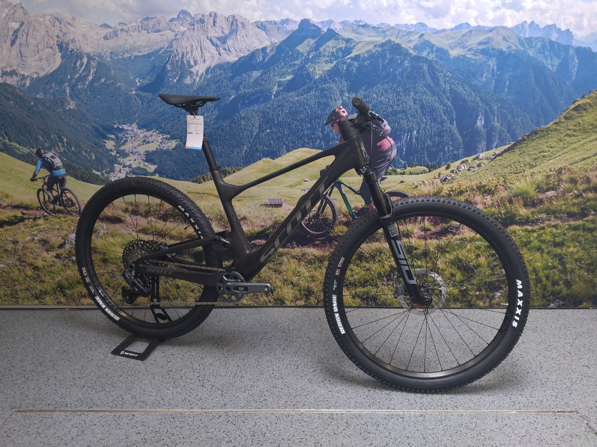 Scott SPARK RC TEAM ISSUE LARGE BLACK