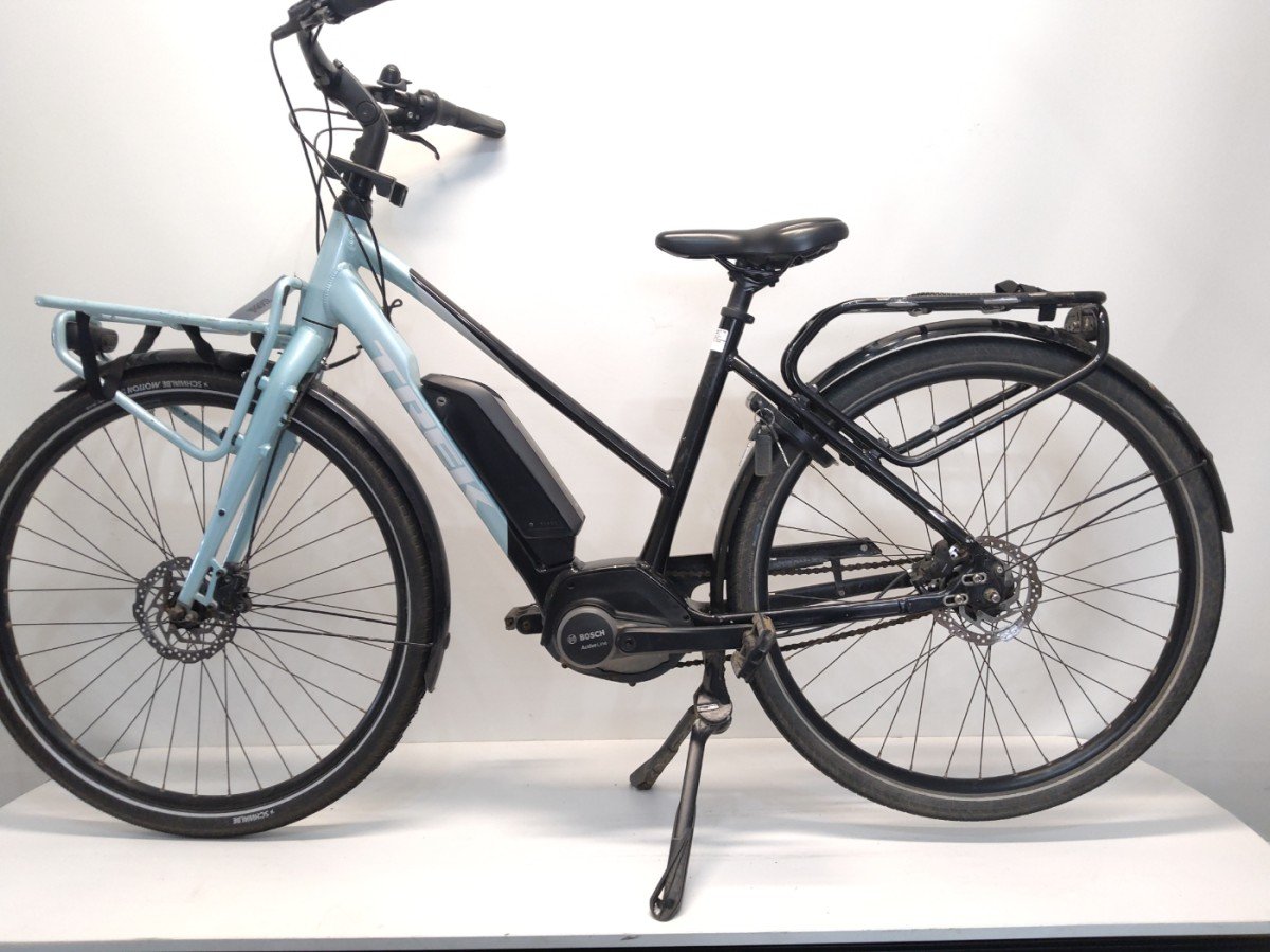 Trek District+ 2 Stagger M Trek Black and Nimbus Blue 3