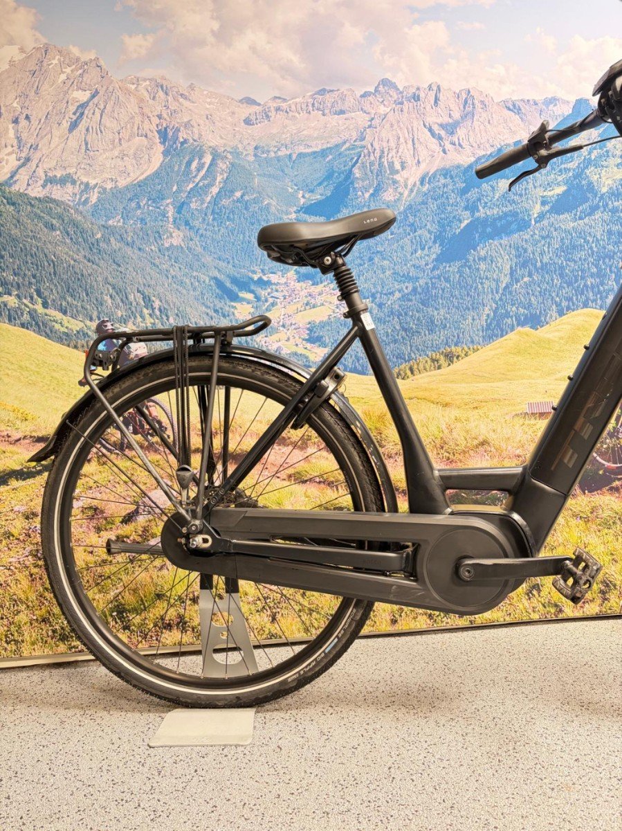 Trek District+ 6 Lowstep L Matte Trek Black 400WH